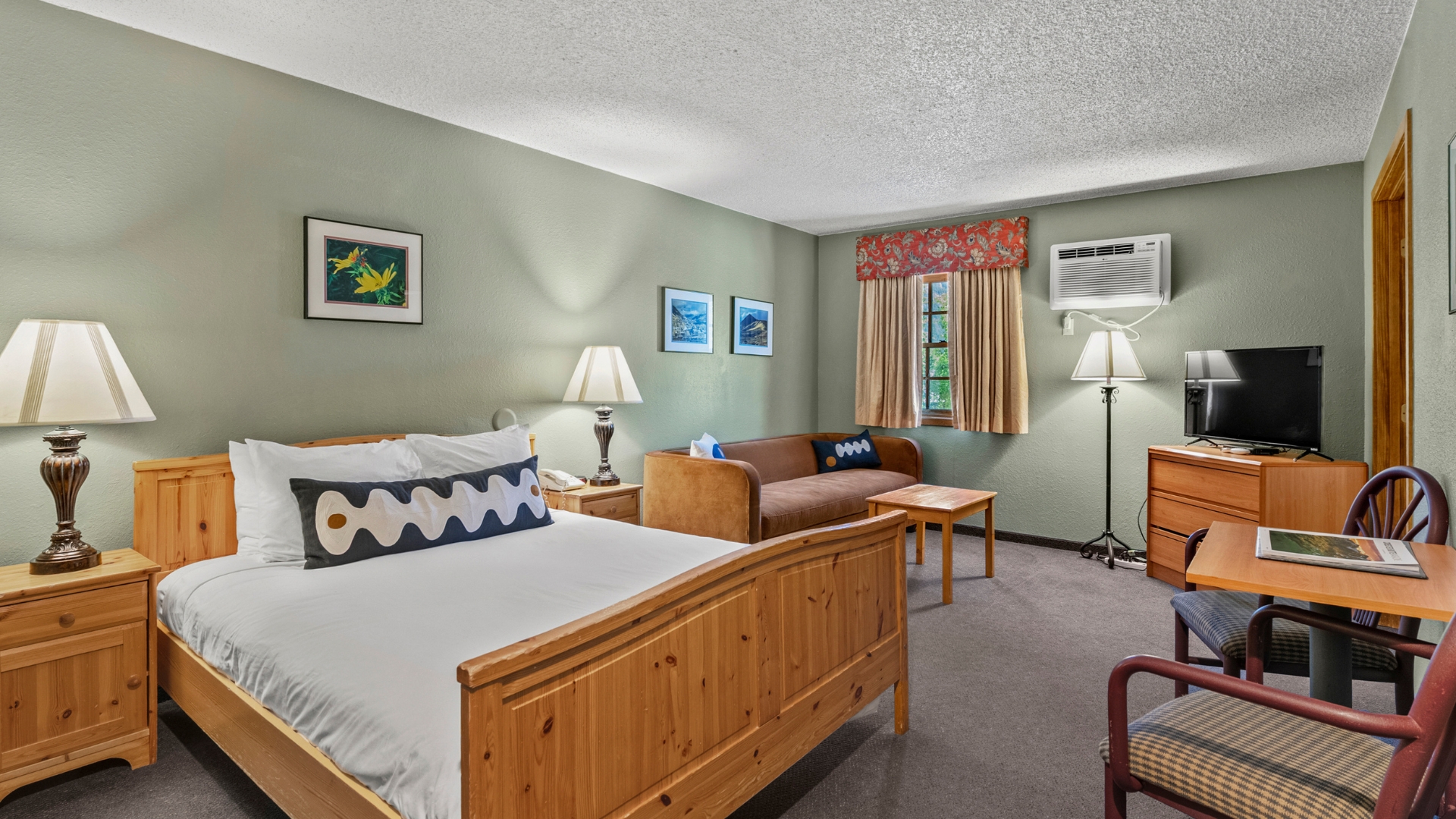 Old Town Inn Suite Guest Room